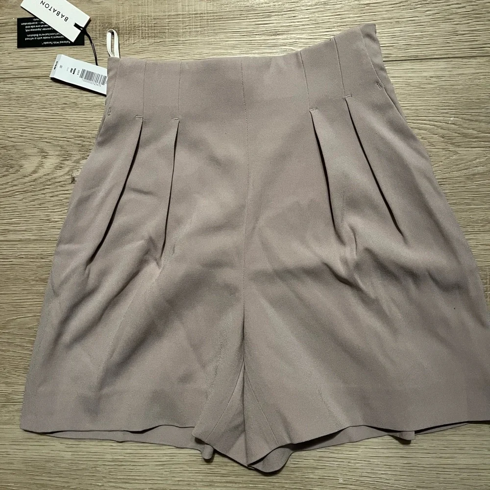 Babaton tan shorts - Picture 1 of 2